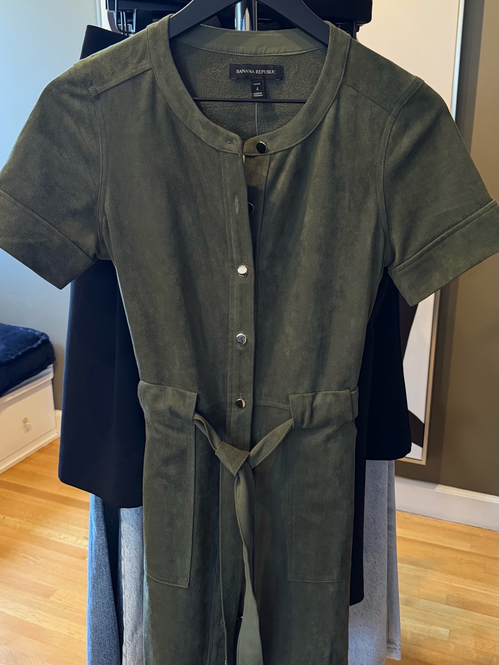 Banana Republic Dark Olive Green Short-Sleeve Suede Button-Front dress sz 4P